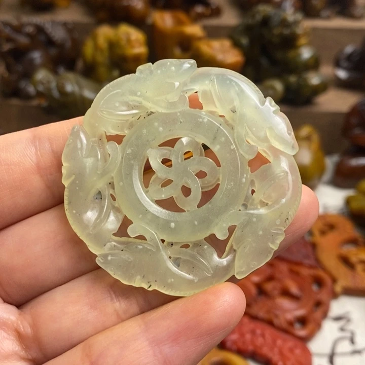 未镶嵌蛇纹石玉颈饰20
