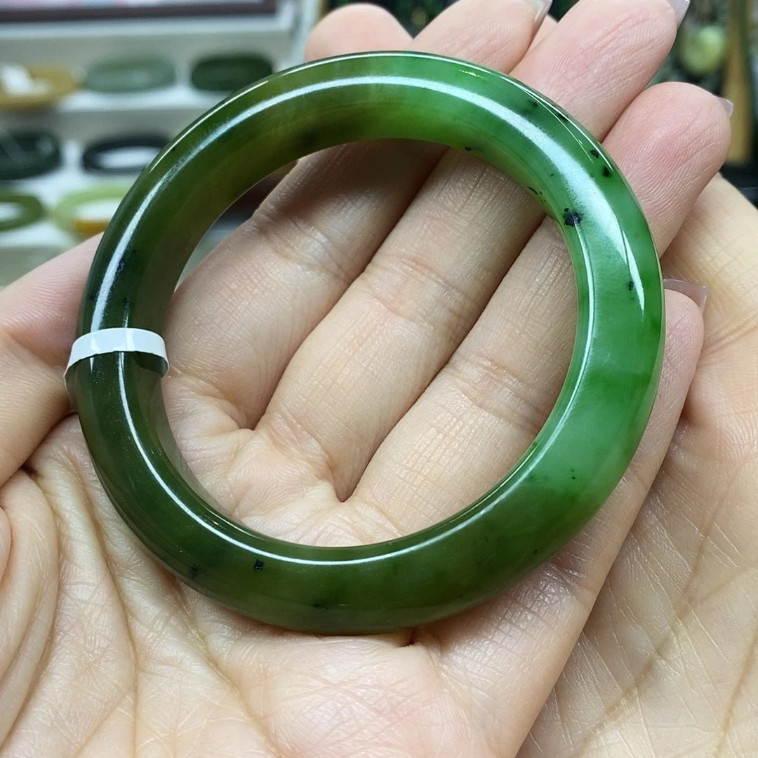 和田玉（碧玉）未镶嵌手镯