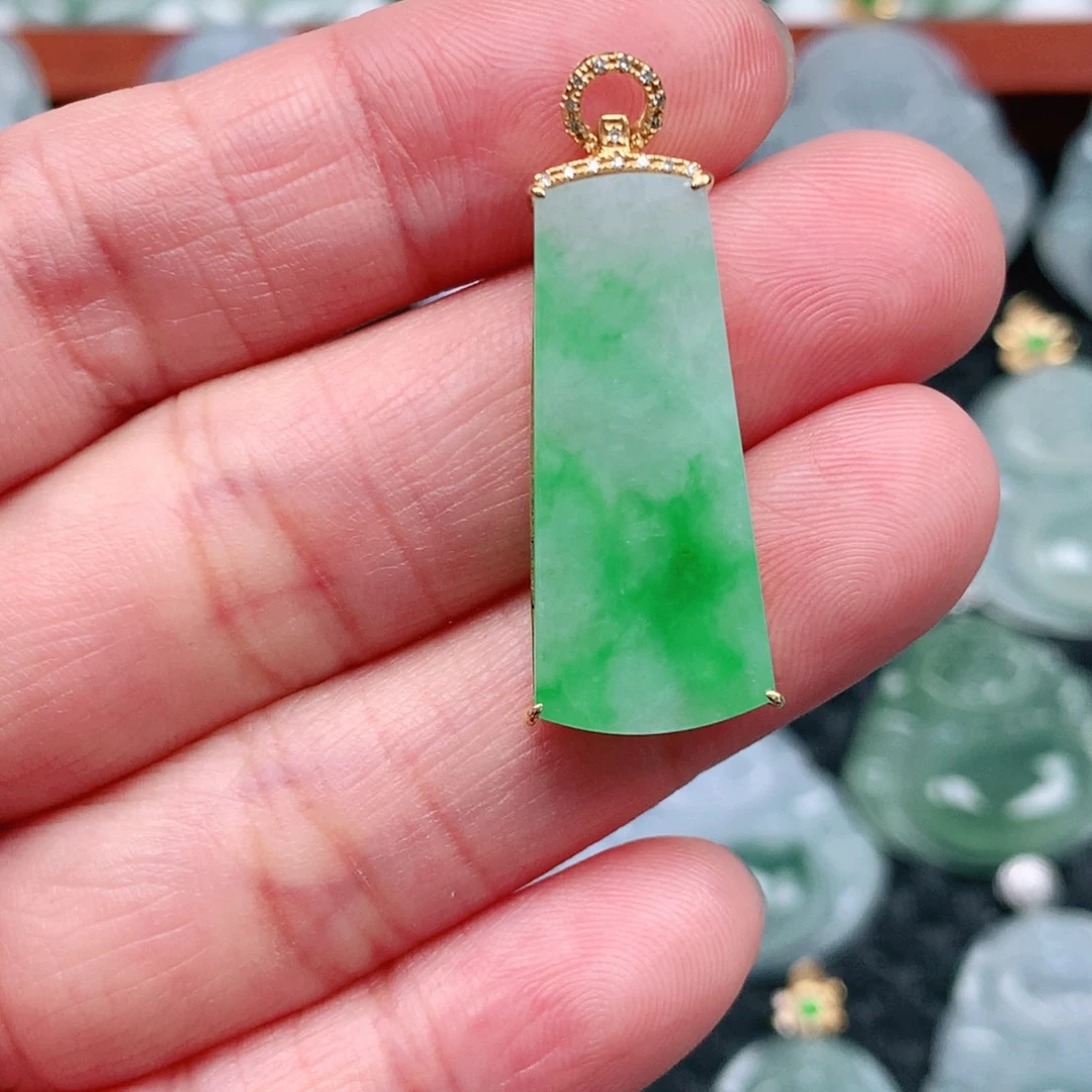翡翠吊坠(不含链)18K金镶嵌