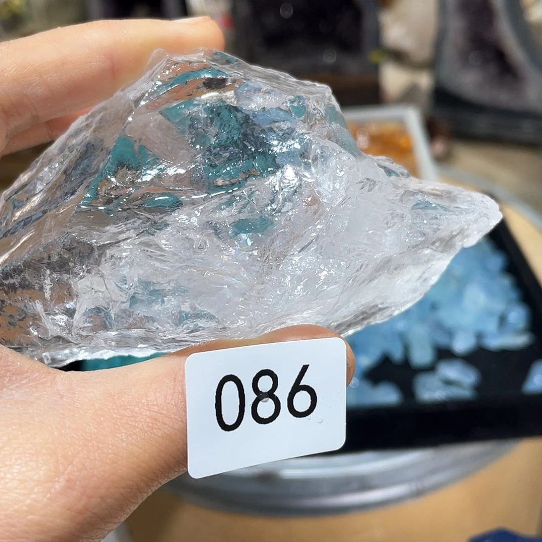 水晶摆件……未镶嵌