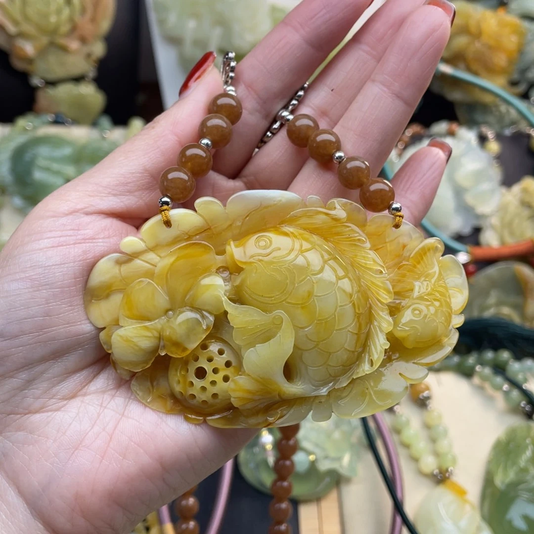 蛇纹石玉颈饰未镶嵌