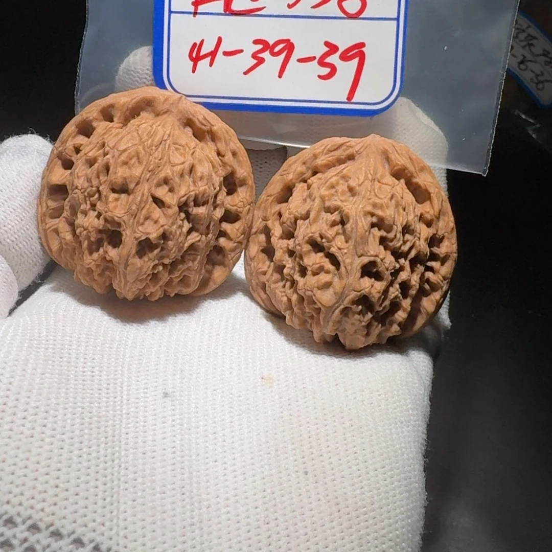 文玩核桃把件17号南疆粗棱