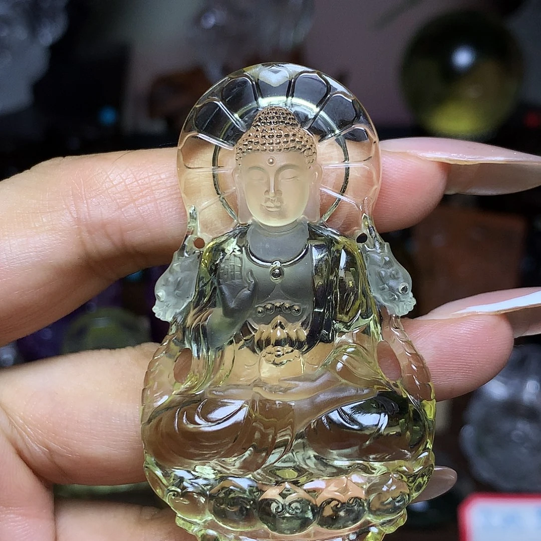 李***冰水晶未镶嵌颈饰天然