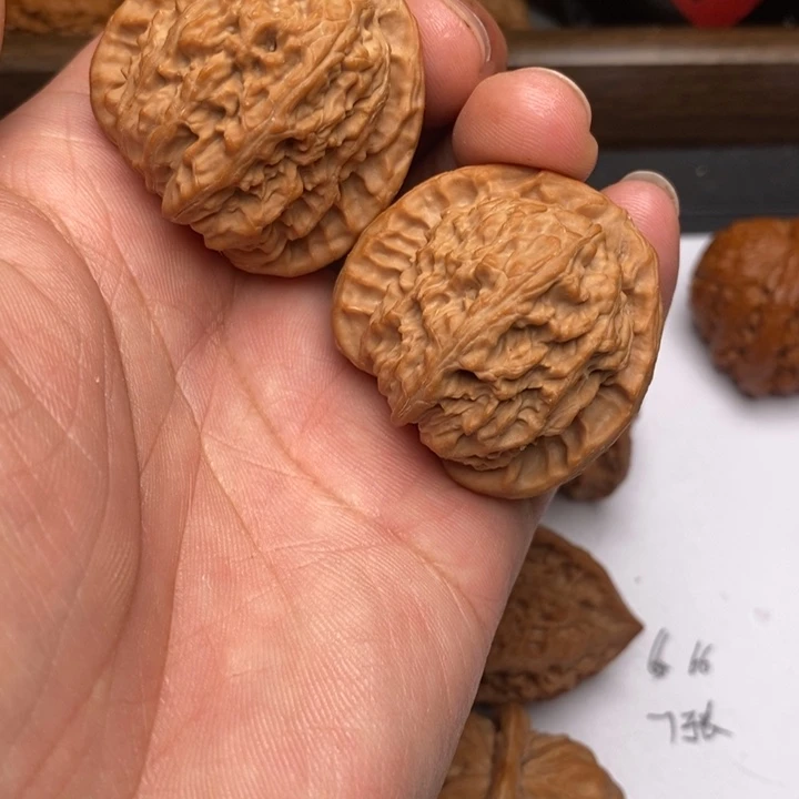 山地三角白有点磕碰39尺寸