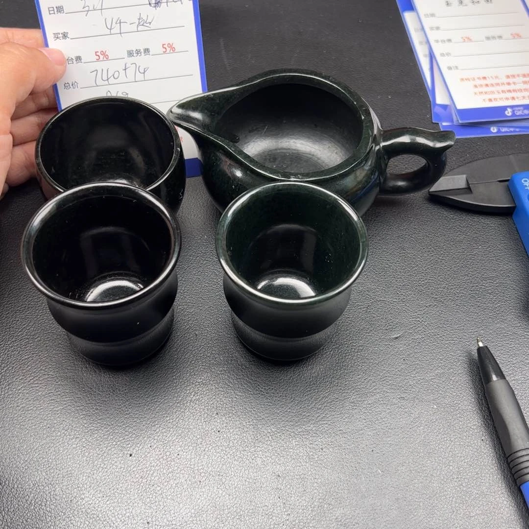 和田玉把件未镶嵌风*