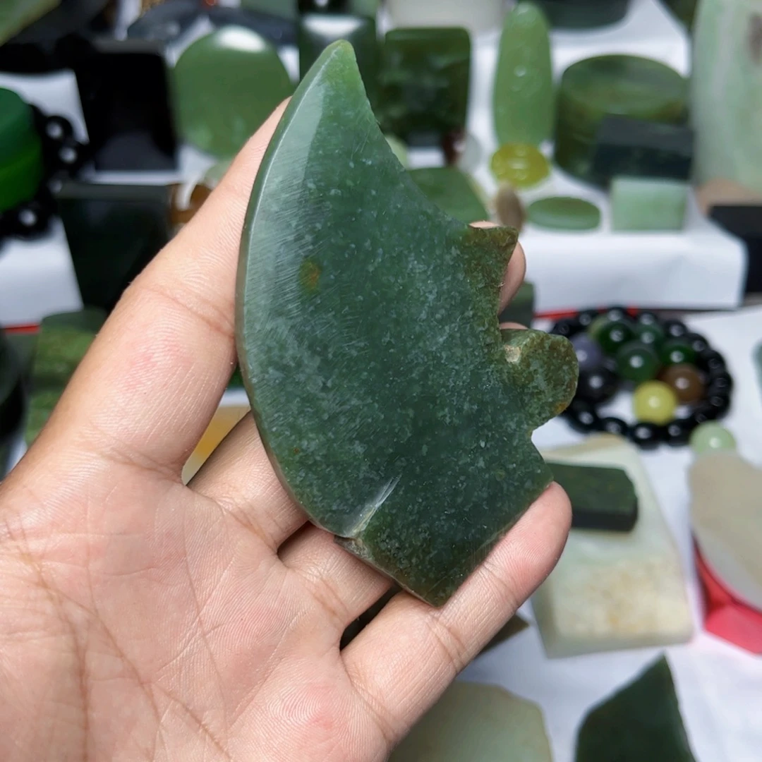 和田玉未镶嵌珠宝半成品