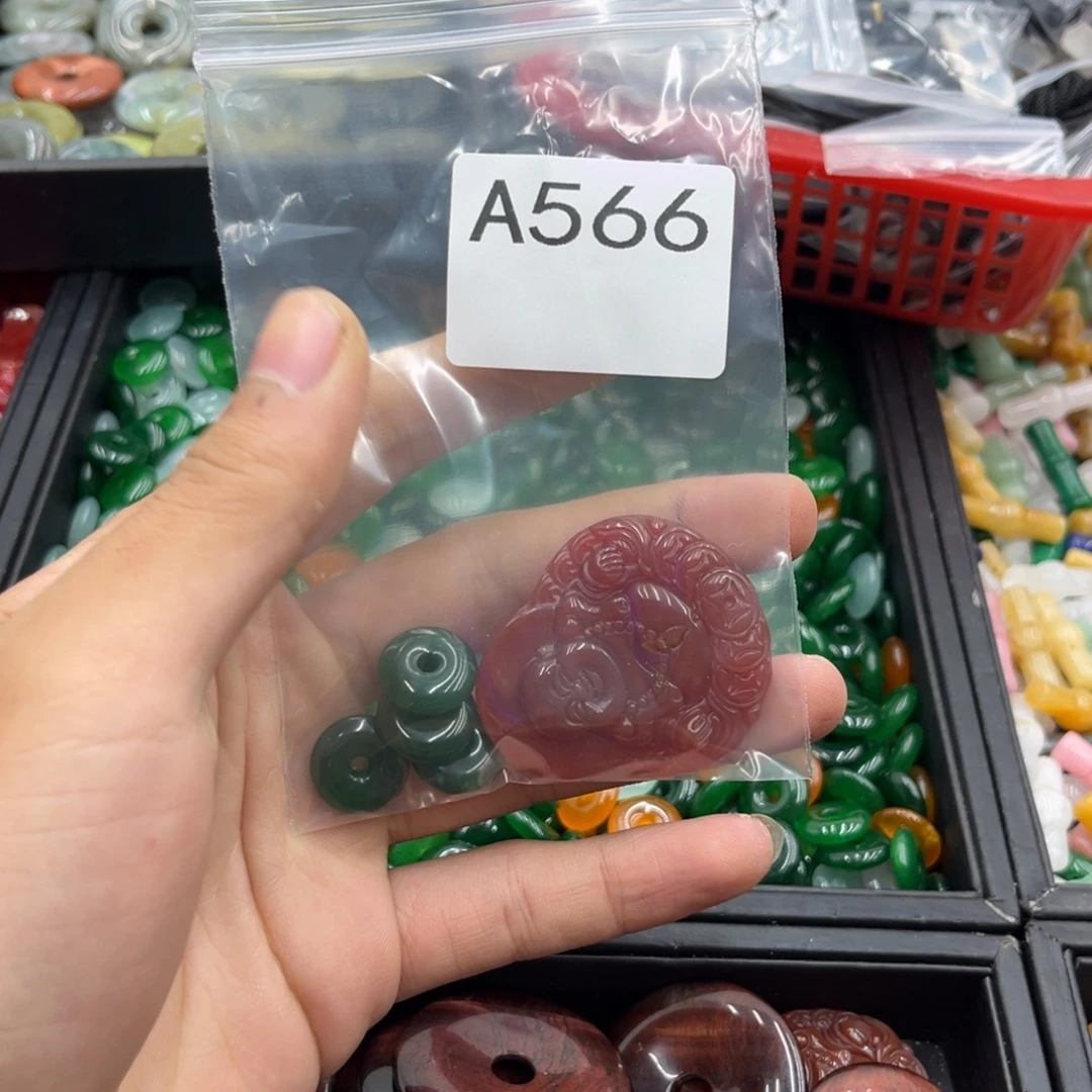 自***胜合金颈饰玛瑙/玉髓