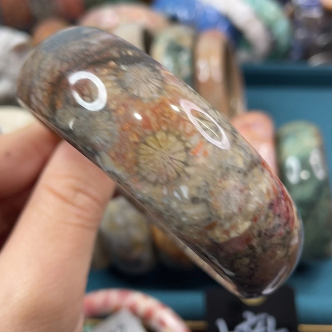 未镶嵌手镯硅化玉