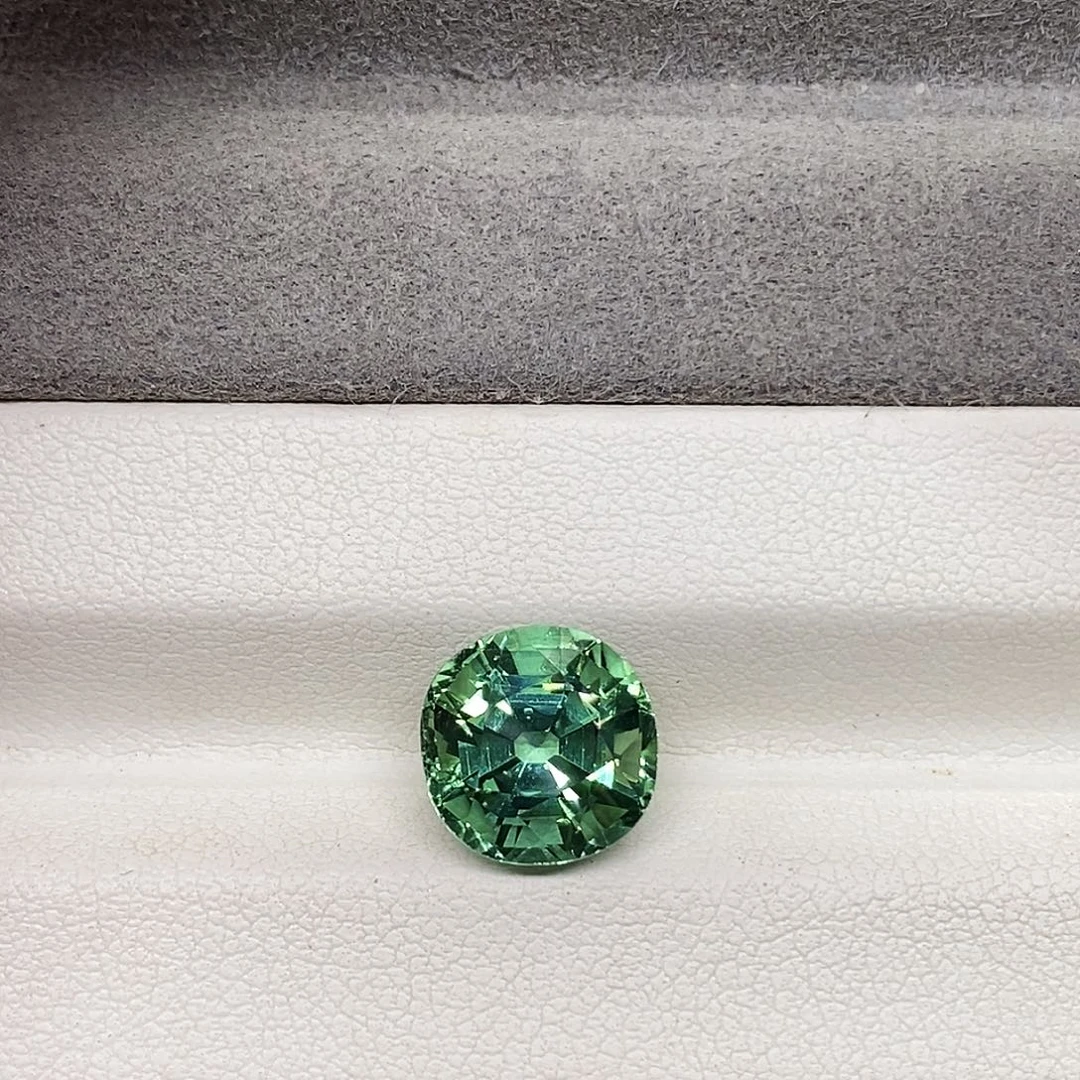 碧玺裸石未镶嵌4.62克拉天然薄荷绿碧玺