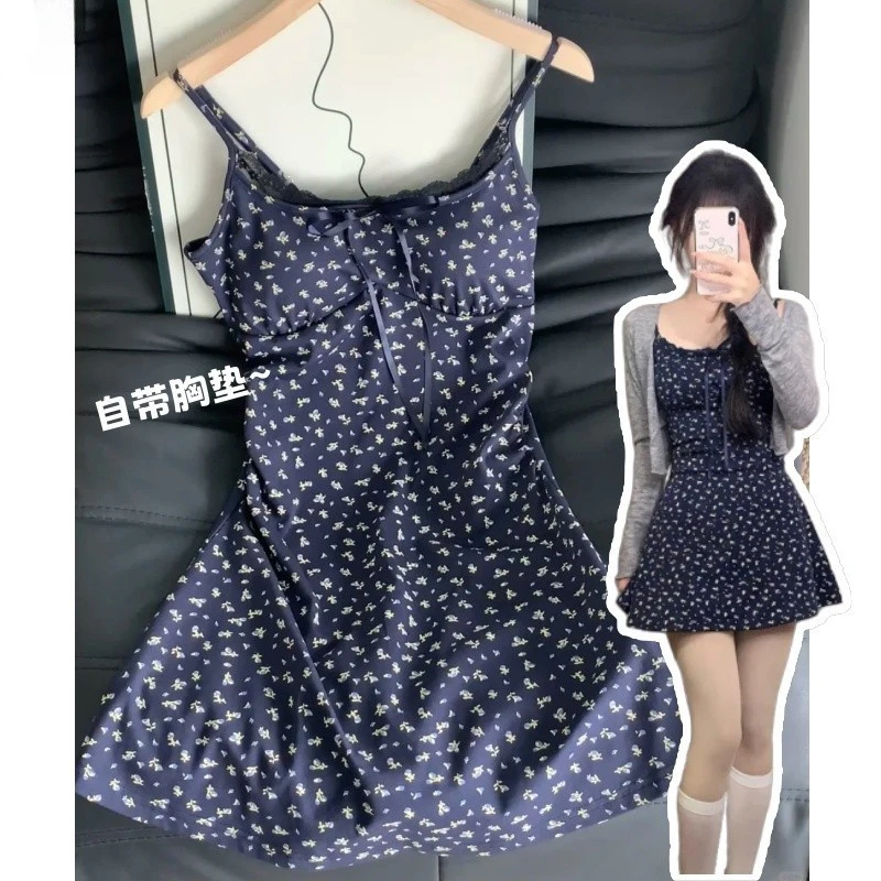 蓝色碎花吊带连衣裙子女夏季2025新款小个子气质a字裙带胸垫短裙
