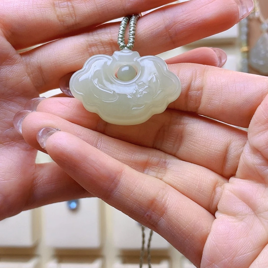 磊***磊和田玉未镶嵌吊坠(赠链)