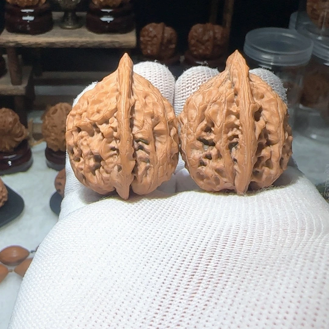 文玩核桃吊坠野生鸡心