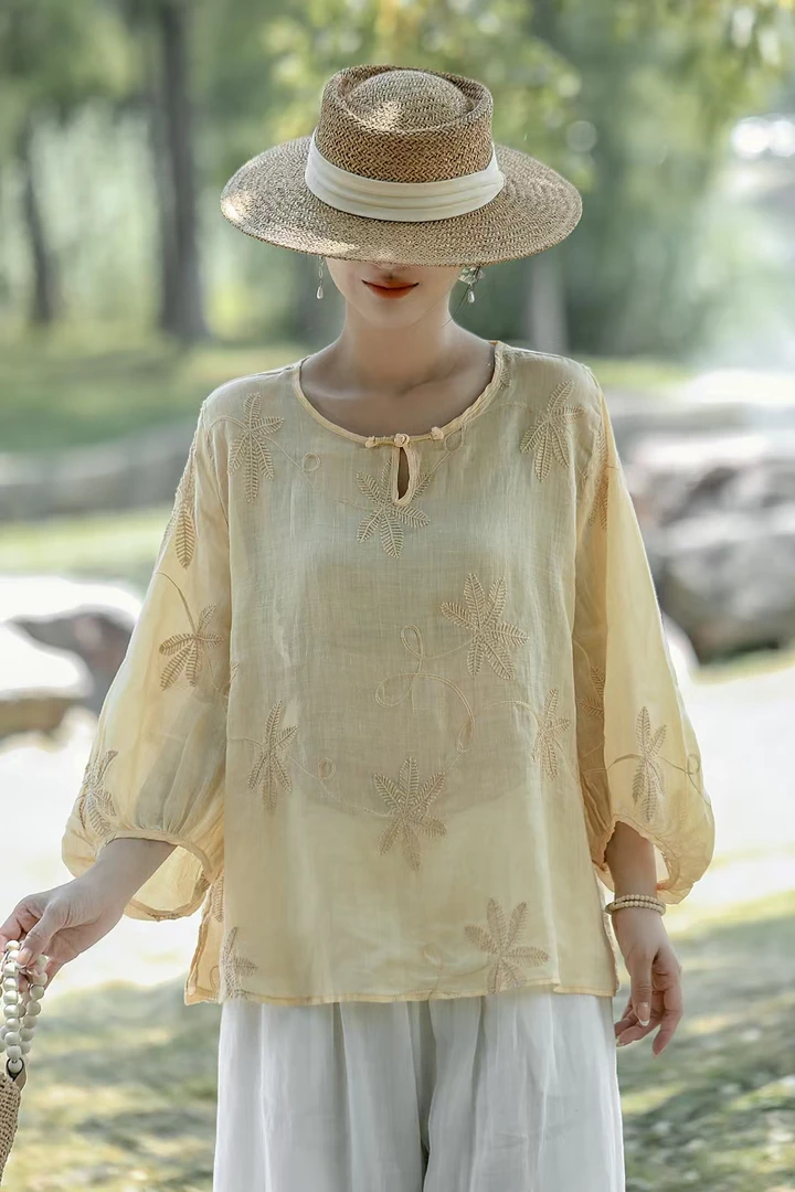 夏季民族风刺绣圆领套头衬衫复古文艺百搭女装上衣