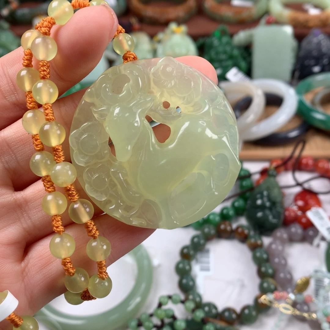 岫玉颈饰未镶嵌岫玉吊坠