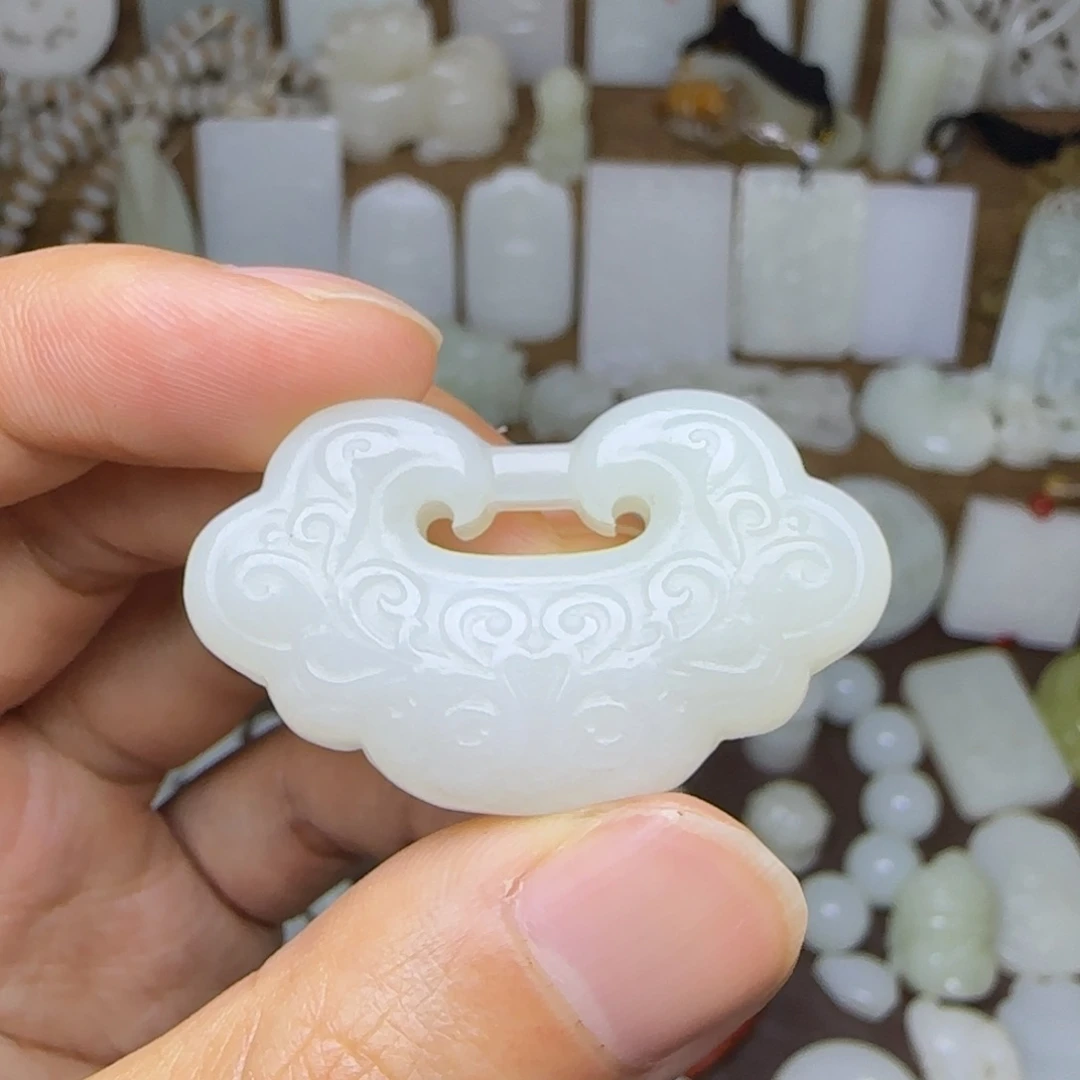 和田玉未镶嵌挂件