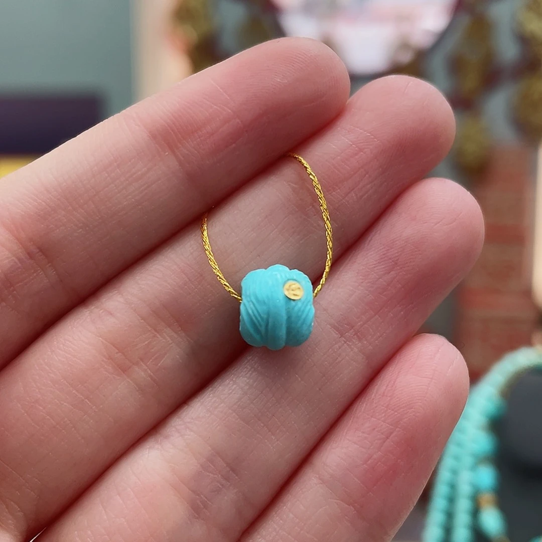 绿松石颈饰未镶嵌