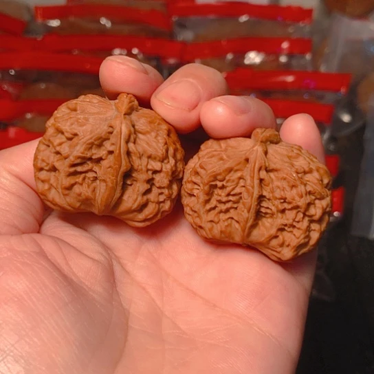 把件文玩核桃白狮子异形