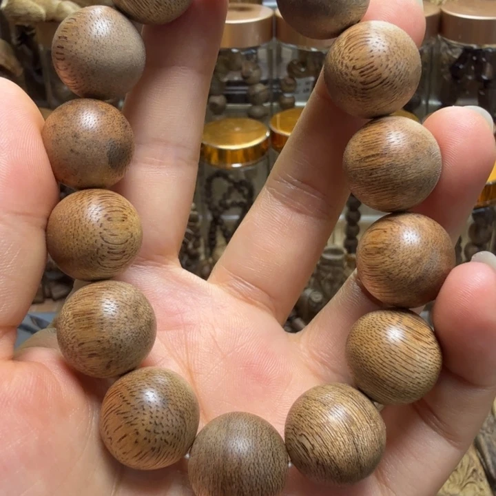 沉香碎屑沉香柬埔寨菩萨 1.7 的 17.3 克