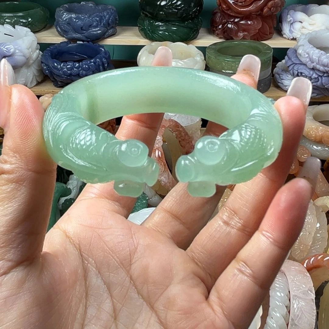 石英质玉未镶嵌纯手工雕刻手镯