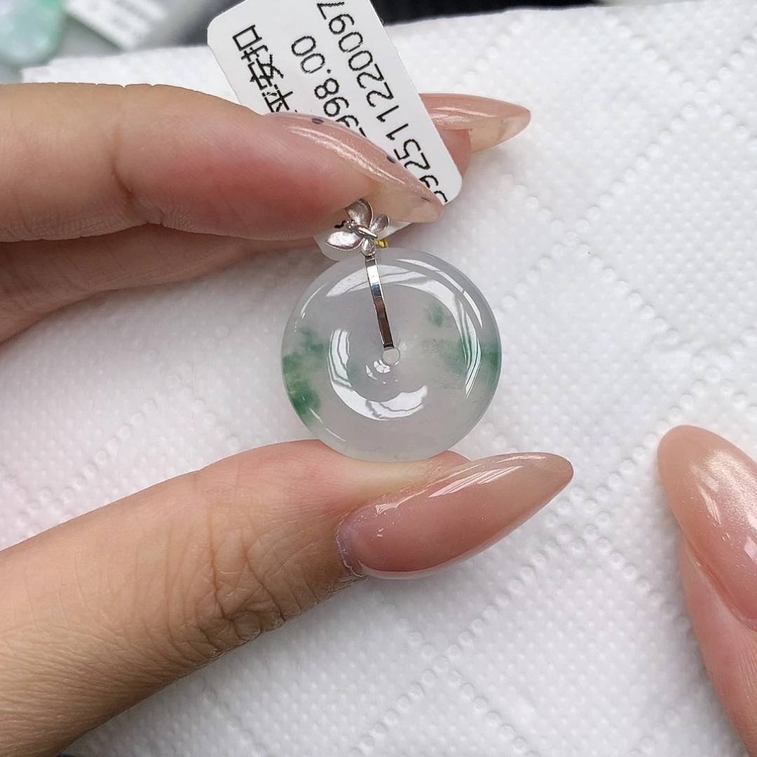 颈饰18K金镶嵌翡翠