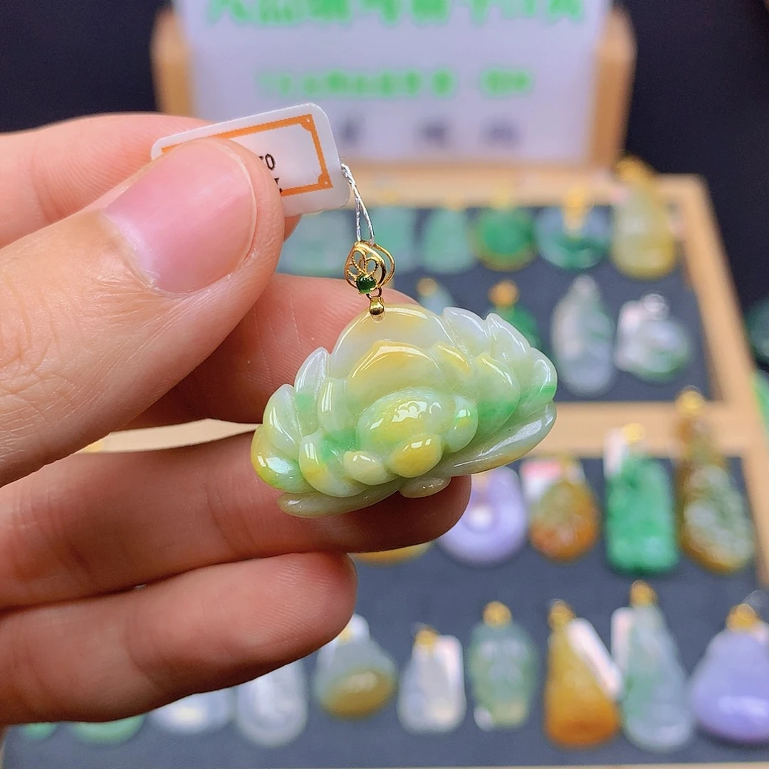 翡翠18K金镶嵌颈饰翡翠