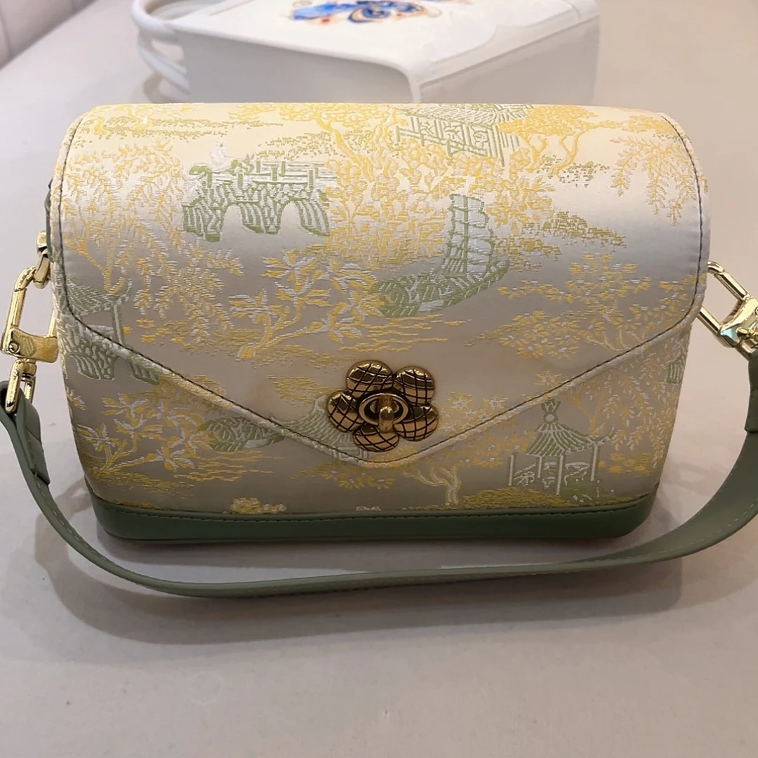 头层牛皮展厅孤品定制样品