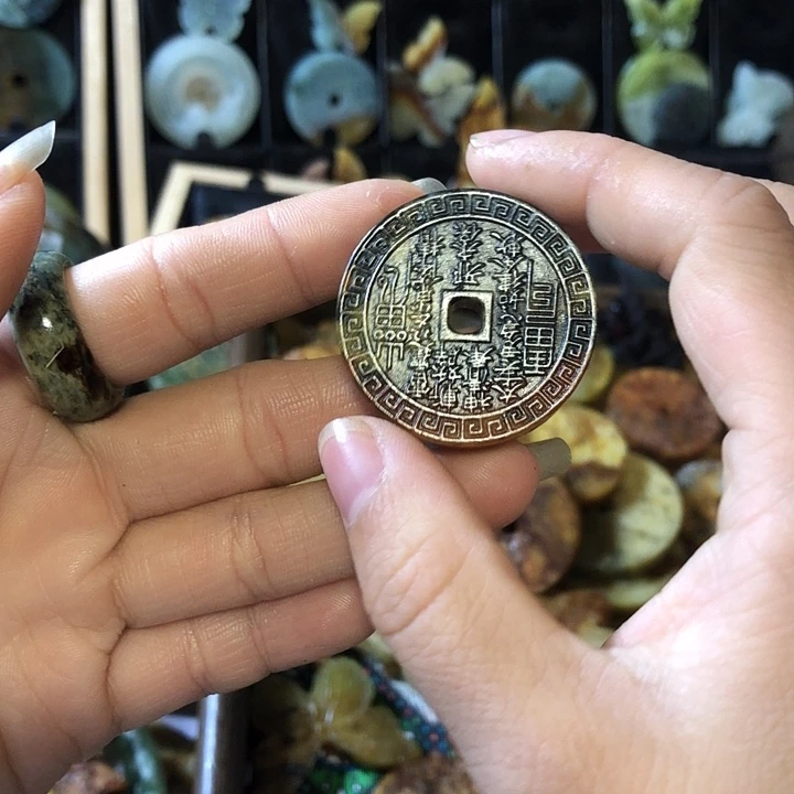 岫玉未镶嵌岫玉挂件