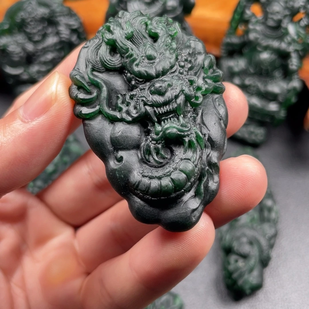 A***E定制翡翠未镶嵌龙