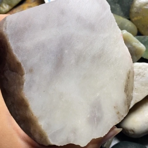 未镶嵌和田玉（糖玉）挂件盐*水