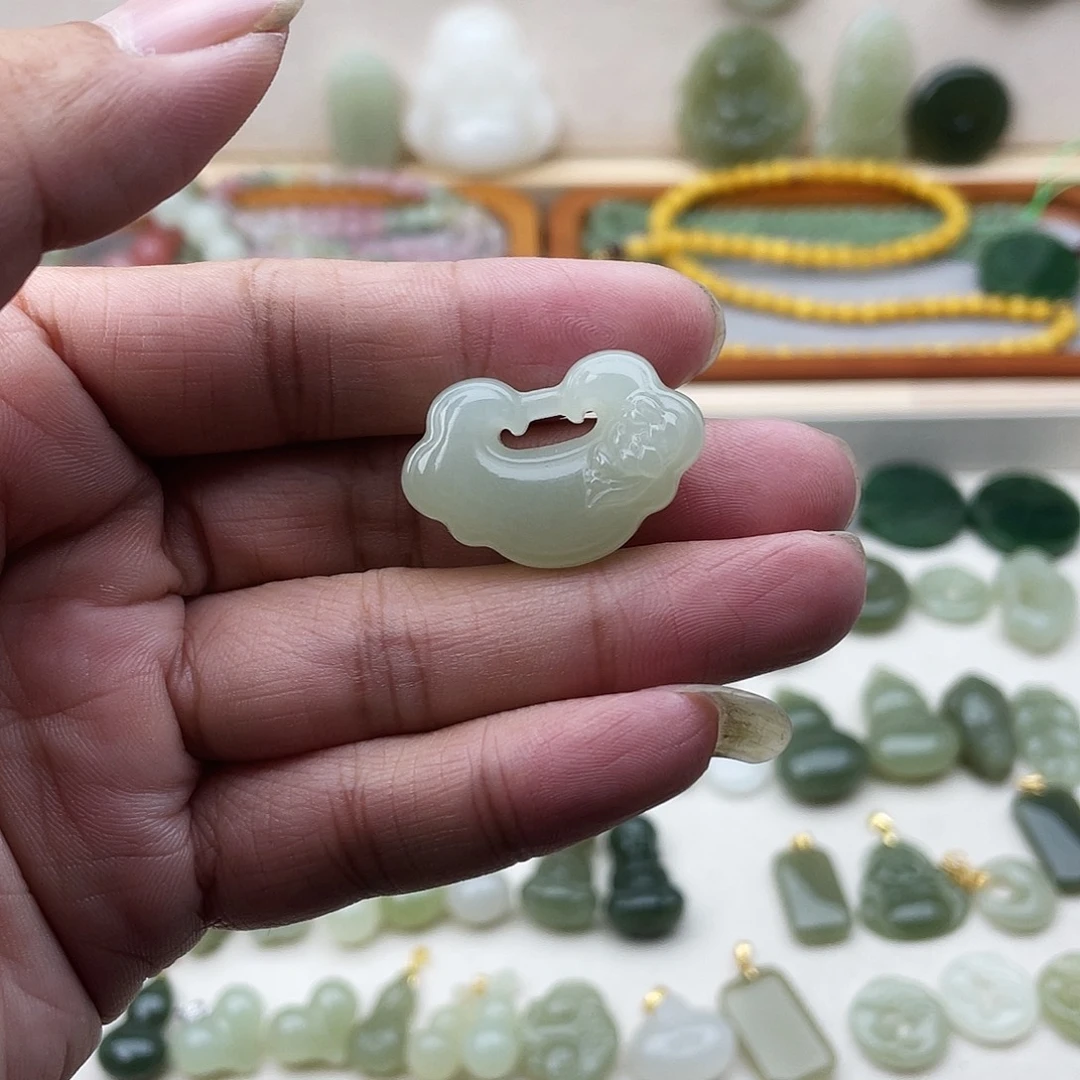 和田玉未镶嵌吊坠(不含链)