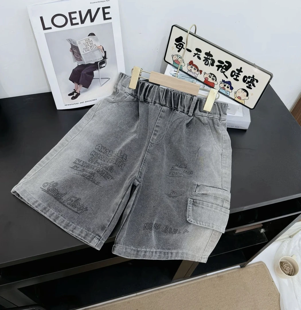 009 新款灰色涂鸦牛仔短裤