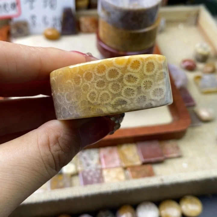 石英岩玉合金颈饰
