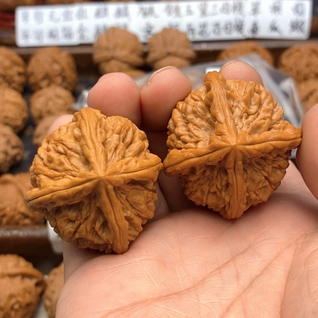 从***频吊坠文玩核桃42尺 全品玉玺正四棱 77