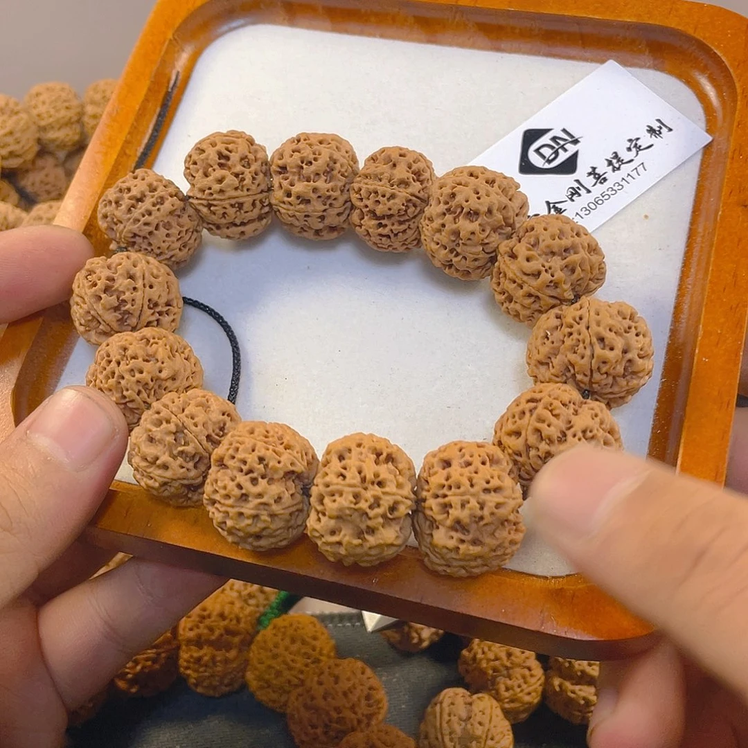 菩提手串蜂王21尺寸