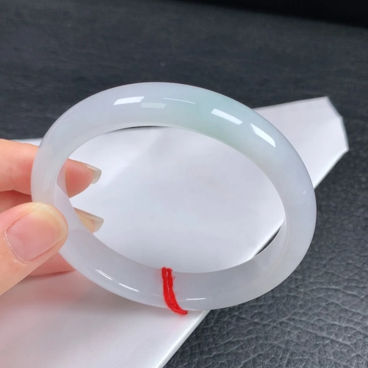 翡翠未镶嵌手镯60-61。