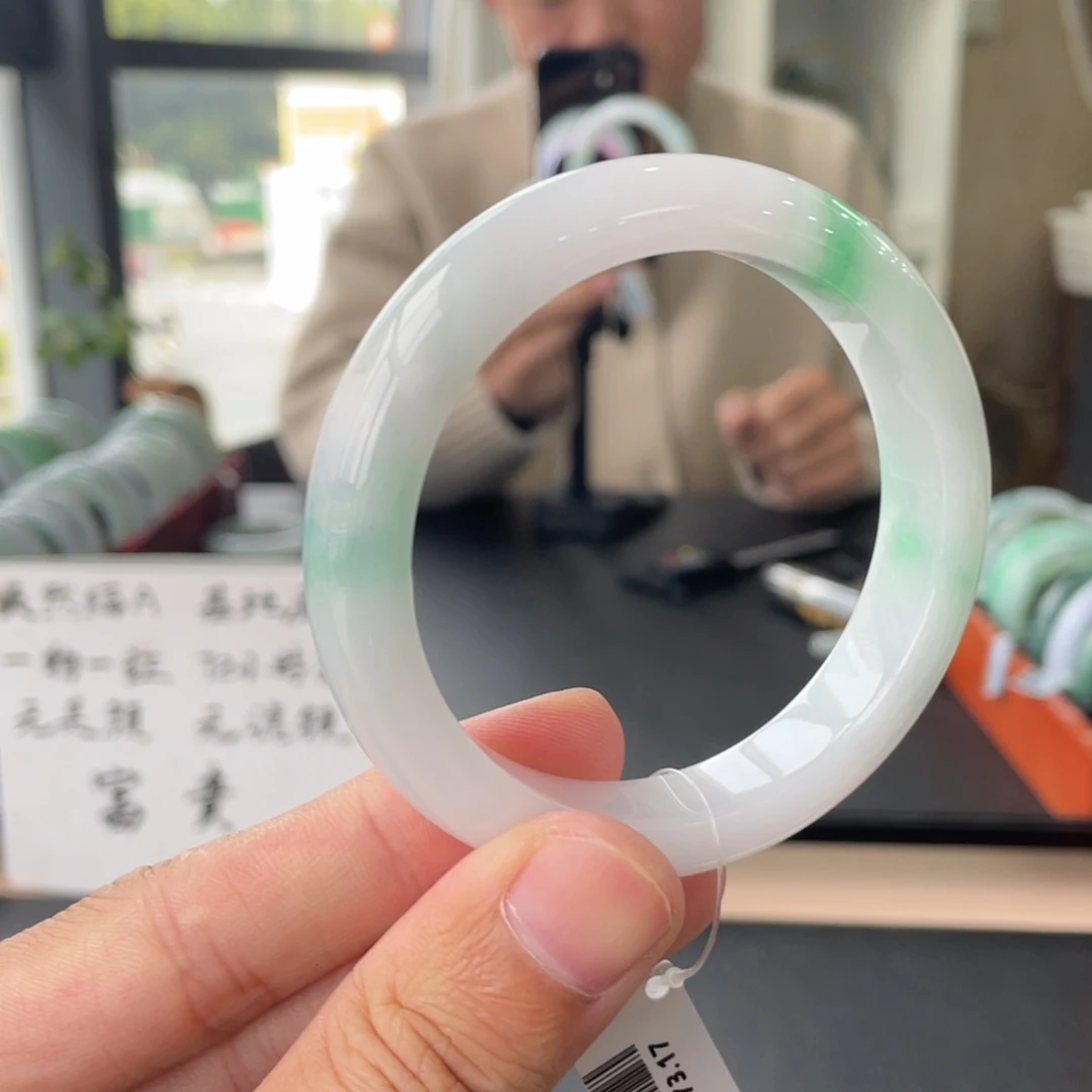 翡翠未镶嵌手镯19号链接56.8