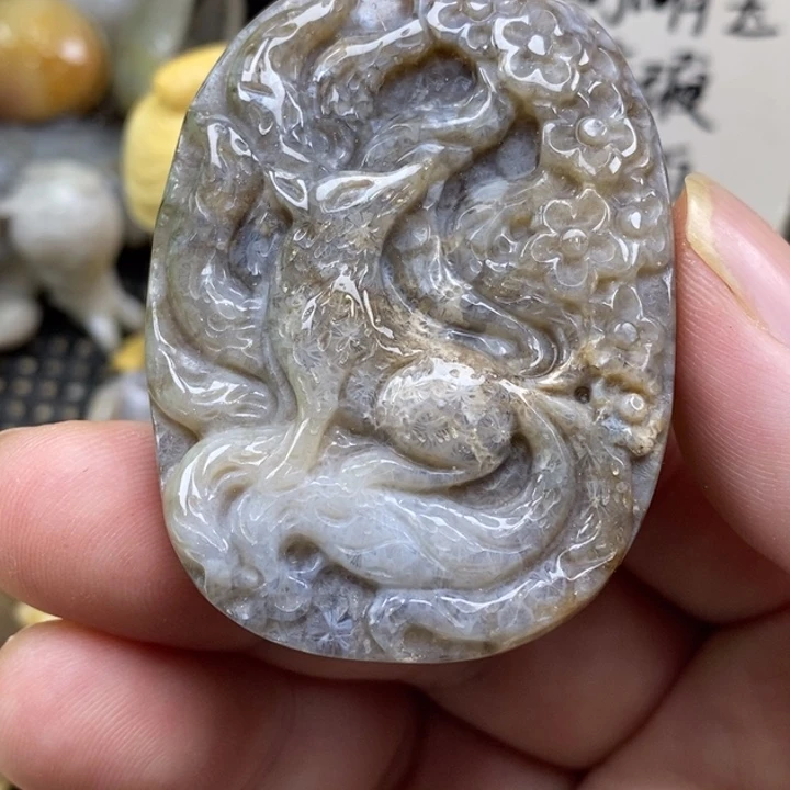 硅化珊瑚（珊瑚玉）未镶嵌颈饰