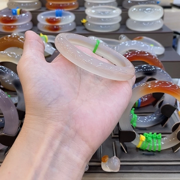 玛瑙/玉髓未镶嵌手镯