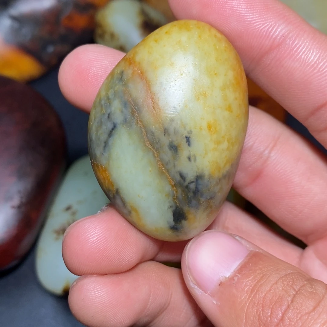 和田玉未镶嵌珠宝奇石