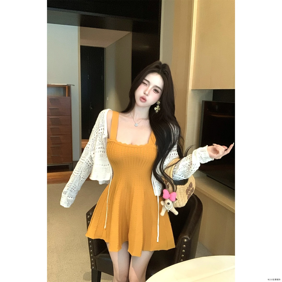 潮牌甜美修身针织连衣裙女夏季新款时尚美拉德风方领吊带裙配披肩