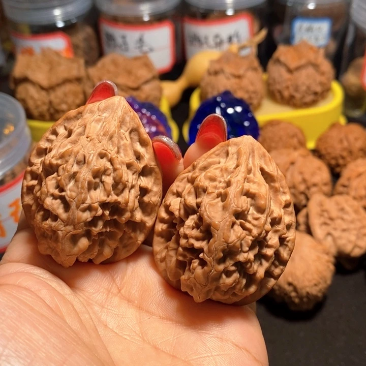 吊坠桃核十三陵鸡心全品38➕尺