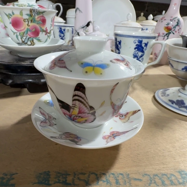 景德镇的陶瓷瓷器