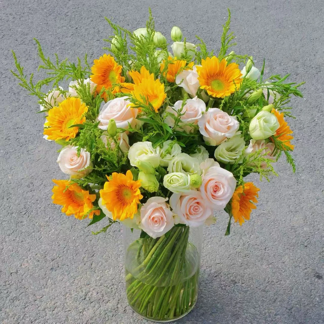 【晨阳恋语】双鱼座绿心向日葵桔梗草花花束鲜花家庭插花洋桔梗