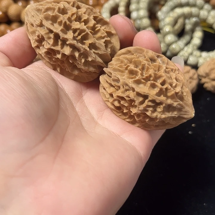 文玩核桃把件39左右瑕疵招财鼠，编号019