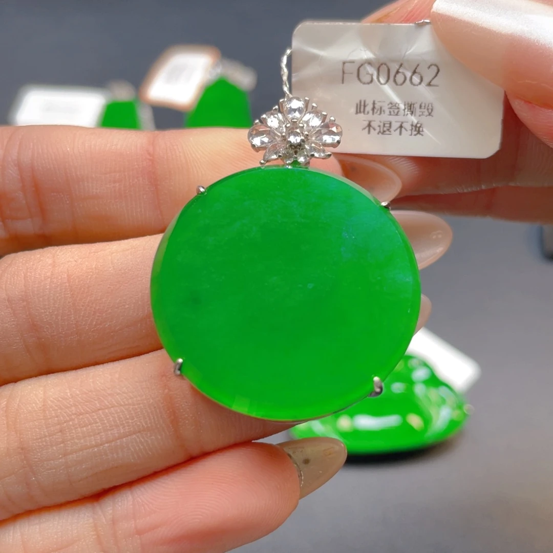 【闪购商品】颈饰银S925镶嵌翡翠翡翠