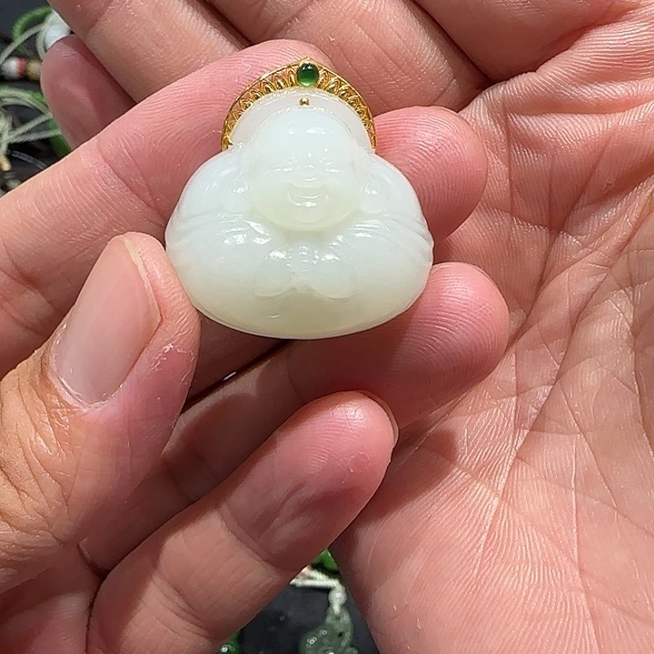 颈饰18K金镶嵌和田玉