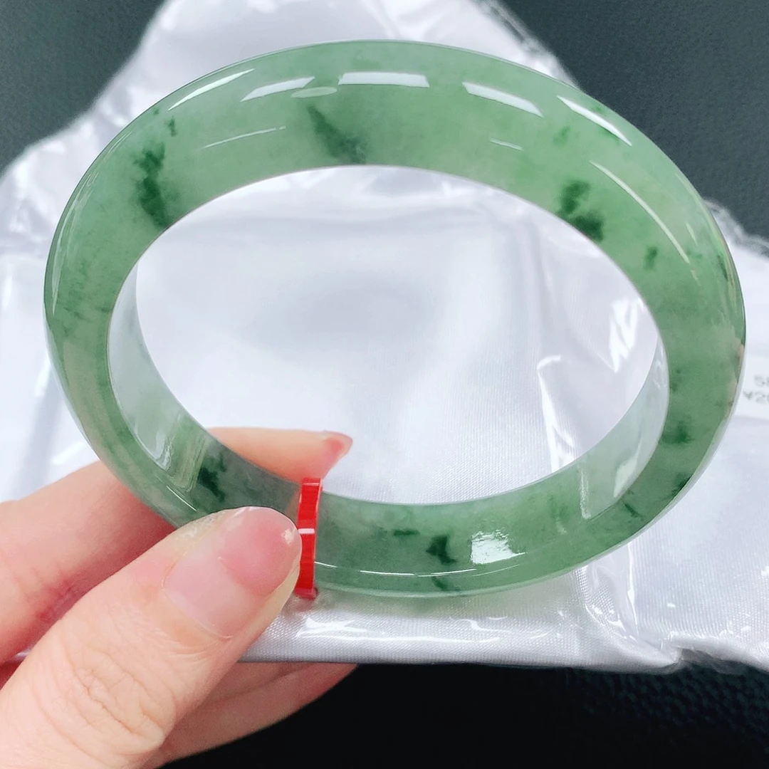 翡翠手镯未镶嵌58圈