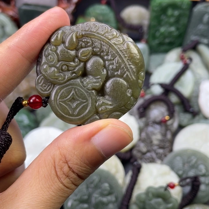 和田玉未镶嵌颈饰