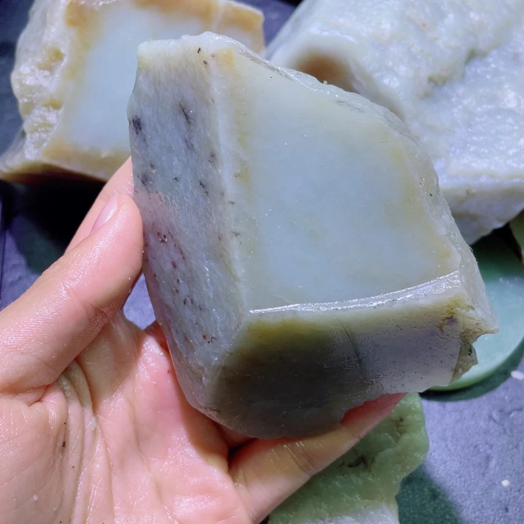 和田玉未镶嵌珠宝半成品