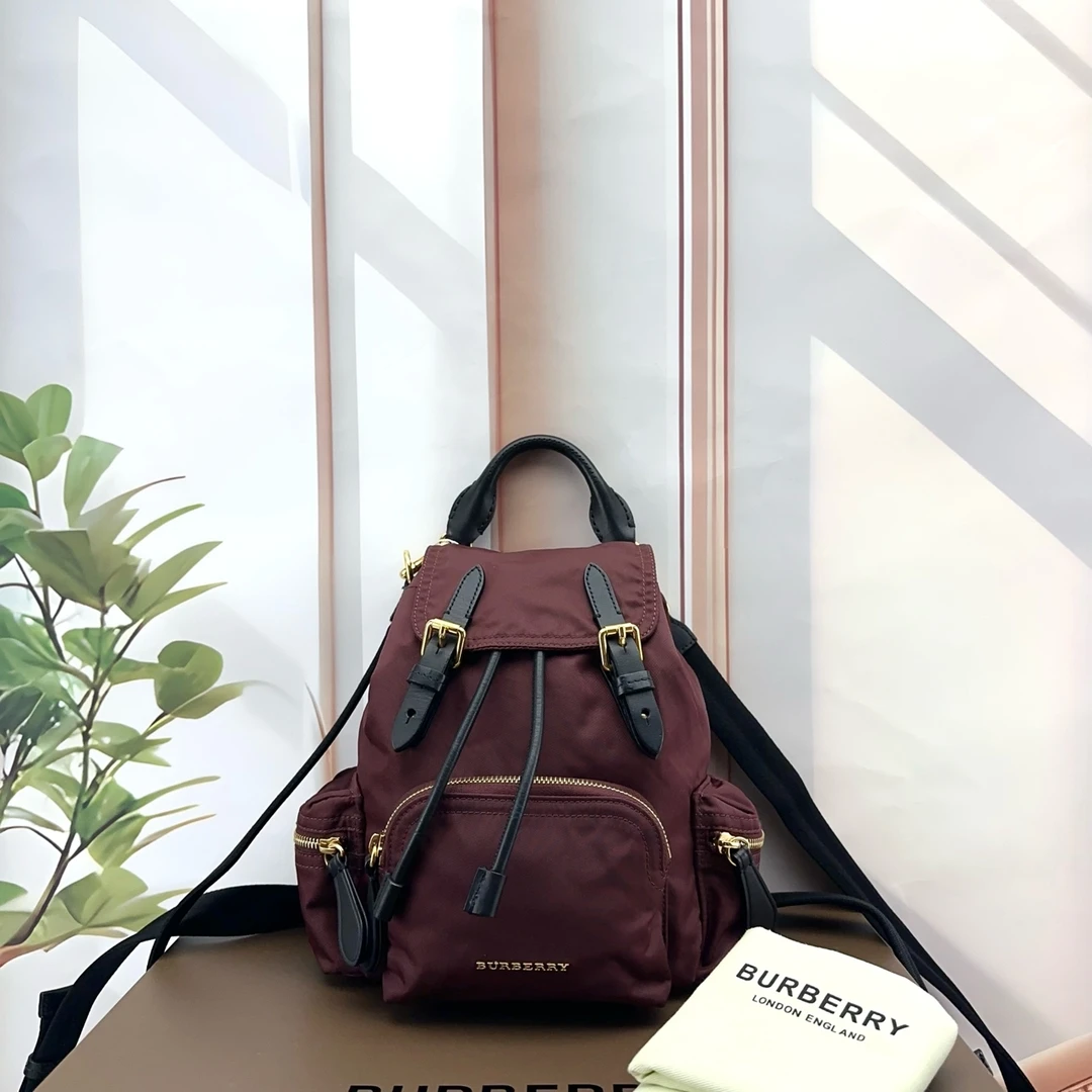 99新 BURBERRY/博柏利 紫色双肩包C53910 0082